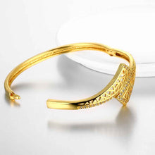 Beautiful 18K Gold Plating Hollow geometry men bracelet Jewelry European Style MP